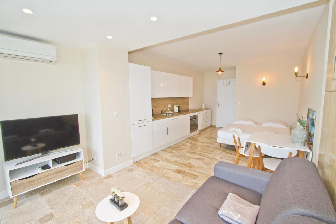 ניס Promenade Holiday - Cosy Sea Front Studio מראה חיצוני תמונה